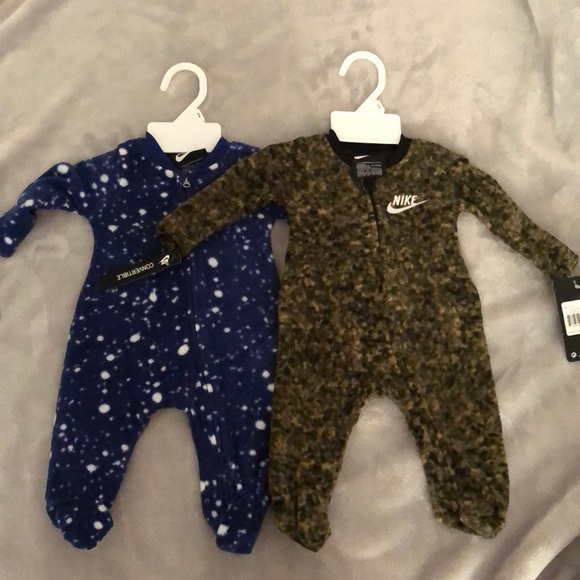 Nike Other - Nike Newborn Fleece zip up onesies. New with tags